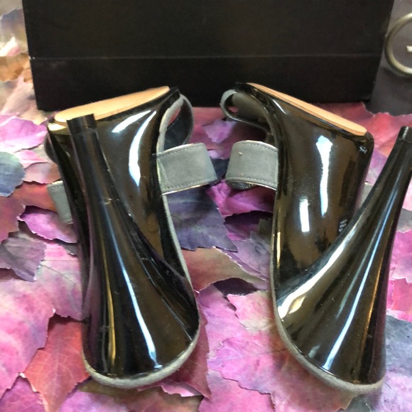 VINTAGE Grey Suede Sandal - Picture 4 of 14